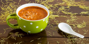 Arabische Fadennudelsuppe mit orientalischen Gewürzen